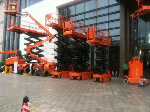 武漢垂直升降機(jī)租賃服務(wù) 鑫弘升設(shè)備租賃專業(yè)解析